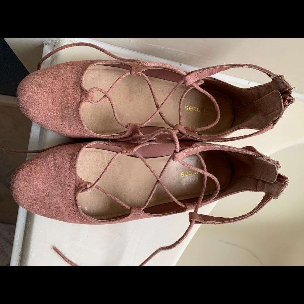 Size 7 Maurices sandals